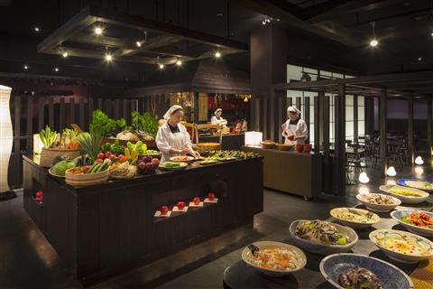 1泊目：ビュッフェレストラン「のれそれ食堂」